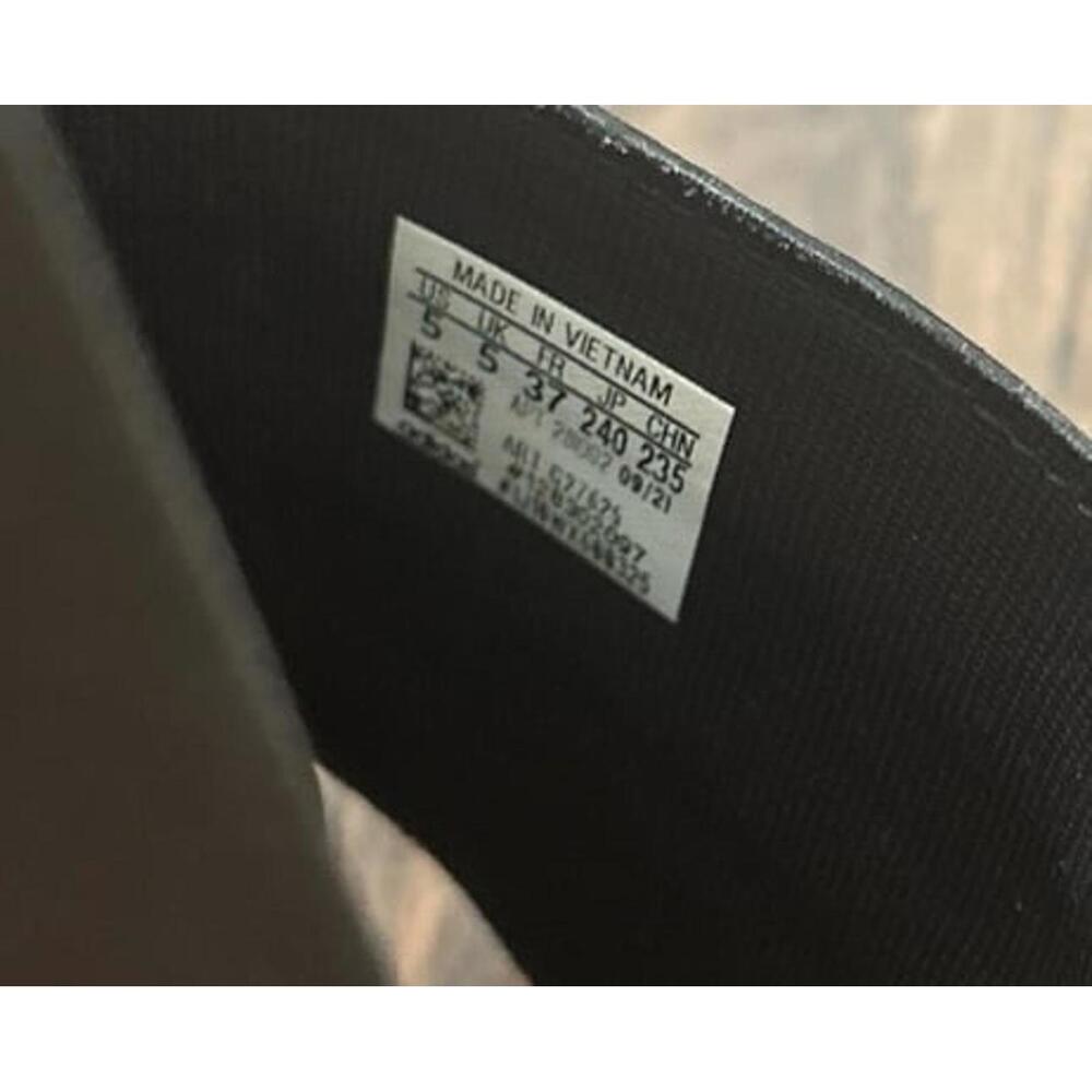 Adidas - Picture 4 of 5